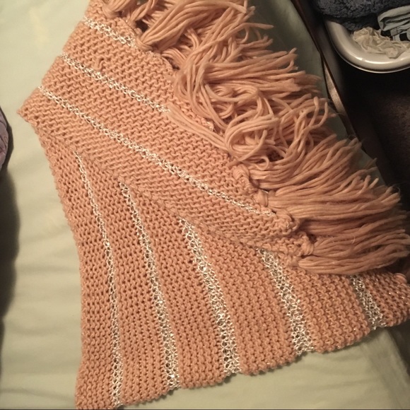 Collectioneighteen Triangular Scarf - Picture 4 of 6